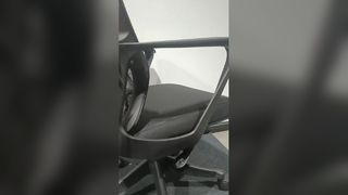 Chaise de bureau pivotante noire confort ergonomique