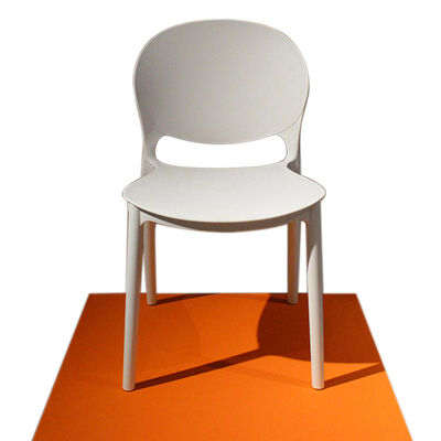 Bon prix - PP GF Chaise en plastique moderne Confortable Durable Solution de siège léger pour les bureaux, la maison et les espaces commerciaux en ligne